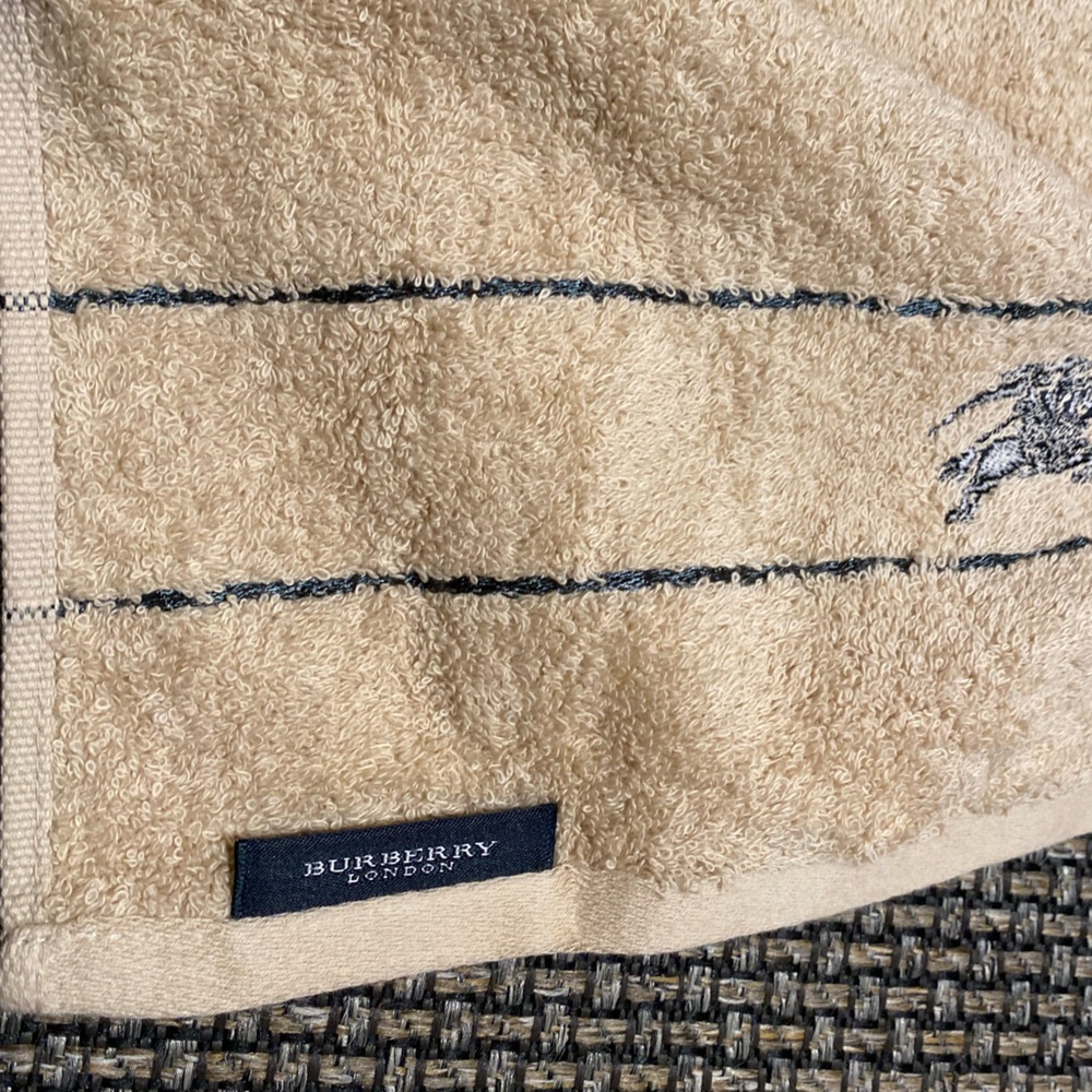 NEW🔥 BURBERRY NOVA CHECK 🐎 Cotton Hand Towel SET🎁💯% Cotton/Camel🔥NWT🎁 - Picture 3 of 16